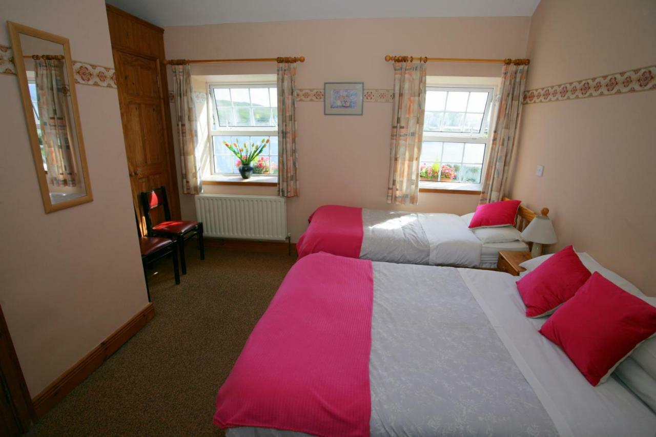Cottage Heights B&B Castletownbere Exterior photo